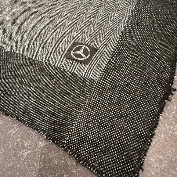 New Mercedes Benz throw blanket gray black - Picture 5 of 8
